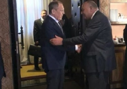 وزير الخارجية يلتقي نظيره الروسي على هامش مشاركته في المنتدى العربي الروسي