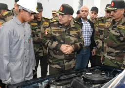 الفريق أسامة عسكر يتفقد المنظومة التعليمية بأحد المراكز التدريبية للقوات المسلحة