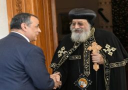 بالصور .. وزير الدولة للإنتاج الحربي يهنيء البابا تواضروس بعيد الميلاد المجيد