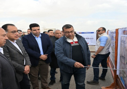بالصور.. خلال جولته بالسخنة.. رئيس الوزراء يتفقد أعمال تطوير ورفع كفاءة طريق السويس – السخنة