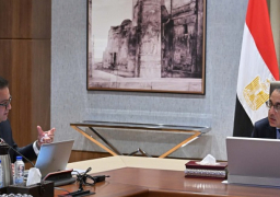 بالصور.. رئيس الوزراء يستعرض مقترح تنفيذ مشروع مدينة المستشفيات والمعاهد التعليمية للبحوث والتدريب