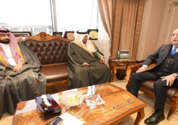 بالصور.. وزير الإسكان يلتقي الأمير خالد بن سعود بن تركى آل سعود لعرض الفرص الاستثمارية المتاحة