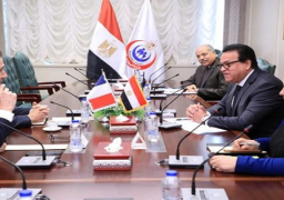 بالصور.. وزير الصحة يستقبل مستشار الرئيس الفرنسي لبحث سبل التعاون بين البلدين