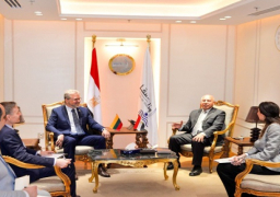 بالصور.. وزير النقل يبحث سبل التعاون مع ليتوانيا بمجالات الطرق والسكك الحديدية