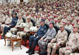 بالفيديو والصور.. وزير الدفاع يلتقي عددا من قادة وضباط القوات المسلحة