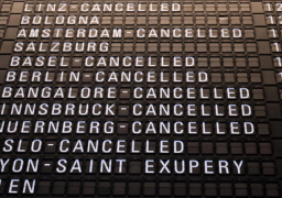 تعطّل حركة الطيران والنقل في أنحاء بشمال أوروبا بسبب الثلوج والجليد