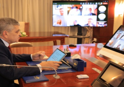 رئيس هيئة قناة السويس يبحث مع أمين عام غرفة الملاحة الدولية تطورات الأوضاع بالبحر الأحمر