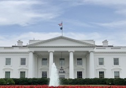 البيت الابيض: أوستن أشرف على ضربة اليمن