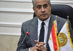 وزير العمل : الأحد المقبل إجازة مدفوعة الأجر للعاملين فى القطاع الخاص بمناسبة عيد الميلاد المجيد
