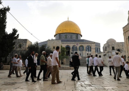 عشرات المستوطنون يقتحمون المسجد الأقصى