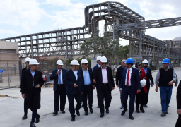 الرئيس التنفيذي للهيئة العامة للاستثمار والمناطق الحرة يتفقد توسعات الشركات العاملة بالمناطق الحرة بالسويس