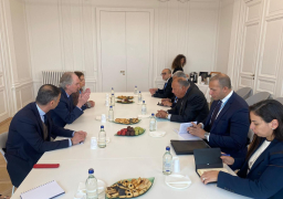 في إطار الجهود المصرية لحلحلة الأزمة السورية، وزير الخارجية يجتمع مع المبعوث الأممي الخاص إلى سوريا