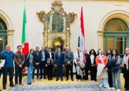 السفير بسام راضي يكرم طلبة جامعة الجلالة بعد تدربهم فى إيطاليا