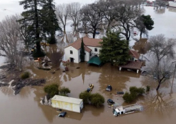 الأرصاد الأمريكية: كاليفورنيا معرضة لخطر حدوث فيضانات كبيرة