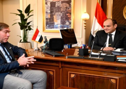 بالصور .. وزير الصناعة يبحث مع وفد شركة بي اس اتش للأجهزة المنزلية خططها المستقبلية بالسوق المصري