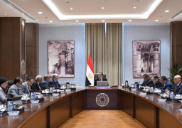 بالصور.. رئيس الوزراء يتابع جهود توطين صناعة الحرير في مصر