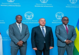 بالصور.. وزير النقل يجرى مباحثات مع وزيرى البنية التحتية والتجارة والصناعة فى رواندا