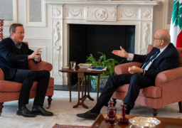 رئيس الحكومة اللبنانية :نؤيد الحل السلمي في المنطقة