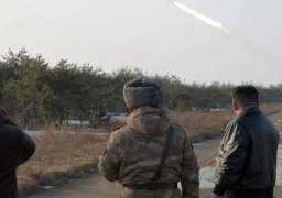 زعيم كوريا الشمالية يشرف على اختبار صاروخ جديد