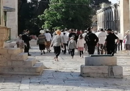 عشرات المستوطنين يقتحمون المسجد الأقصى