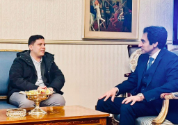 السفير بسام راضي يكرم الشاب المصرى مارك جرجس لتفوقه على مستوى ايطاليا فى الميكاترونكس