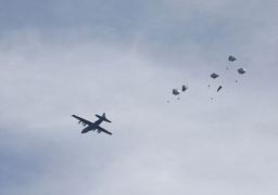 الجيش الأمريكي ينفذ عملية إنزال جوي جديدة للمساعدات في غزة