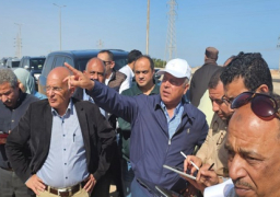 بالصور .. وزير النقل يتفقد الخط الثالث للقطار الكهربائي الذي يربط الصعيد بمحافظة البحر الأحمر