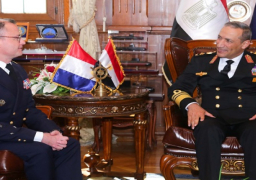 بالصور.. قائد القوات البحرية يلتقي قائد المنطقة البحرية للمحيط الهندي والبحر الأحمر للقوات البحرية الفرنسية