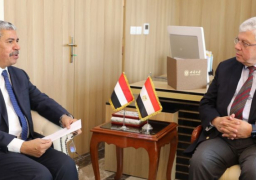 وزير التعليم العالي يُناقش مع السفير اليمني بالقاهرة سُبل تعزيز التعاون المشترك