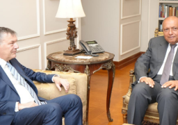 وزير الخارجية يؤكد دعم مصر الكامل لاستمرار عمل الأونروا التي لا غنى عنها في تقديم المساعدات لغزة