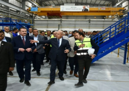 وزير النقل يتفقد مصنع الفلنكات الخرسانية بمنطقة المعصرة