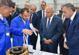 بالصور.. وزير النقل يتفقد ورش إيرماس المتخصصة في عمرة وصيانة جرارات السكك الحديدية