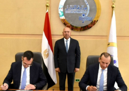 بالصور..وزير النقل يشهد توقيع عقد تنفيذ البنية الفوقية لمحطة الحاويات تحيا مصر1