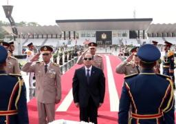 بالفيديو.. الرئيس السيسي يضع إكليلا من الزهور على النصب التذكاري للجندي المجهول بمدينة نصر في ذكرى تحرير سيناء