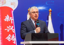 رئيس اقتصادية قناة السويس يشهد مراسم وضع حجر أساس مصنع “شين شينغ”