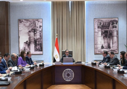 رئيس الوزراء يتابع موقف برنامج الطروحات الحكومية