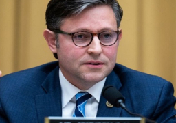 رئيس مجلس النواب الأمريكي: بحث تشريعين منفصلين لمساعدة أوكرانيا وإسرائيل