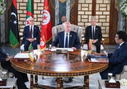 قادة تونس والجزائر وليبيا يتفقون على العمل معا لمكافحة مخاطر الهجرة غير النظامية