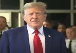 قبل بدء محاكمته جنائيا .. ترامب القضاء الأميركي غير نزيه