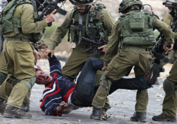 قوات الاحتلال الإسرائيلي تعتقل 25 فلسطينيا بالضفة الغربية