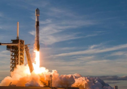 كوريا الجنوبية تطلق قمرها الصناعي الثاني للتجسس وسط سباق مع الشمال