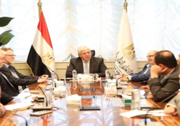 وزير التعليم العالى يبحث تعزيز التعاون مع جامعة أبردين البريطانية