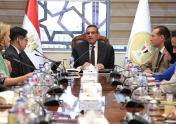 وزير التنمية المحلية يتابع مع وفد البنك الدولى الموقف التنفيذي لبرنامج التنمية المحلية بصعيد مصر