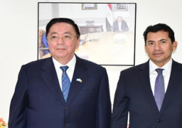 وزير الشباب والرياضة يبحث مع سفير كازاخستان تعزيز آليات التعاون