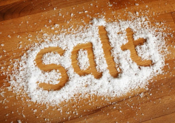 دراسة: المبالغة بتناول الملح يزيد خطر الإصابة بسرطان المعدة