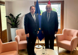 وزير الخارجية وزير الخارجية يبحث مع المفوض الأوروبي للجوار سبل تفعيل الشراكة الاستراتيجية الشاملة بين مصر والاتحاد الأوروبي