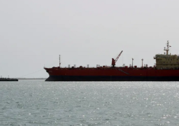 استهداف سفينة تجارية بـ3 صواريخ جنوب غربي الحديدة