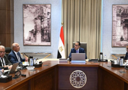 بالصور.. رئيس الوزراء يتابع مع وزير النقل التشغيل التجريبي لمحطات الجزء الثالث من الخط الثالث لمترو الأنفاق