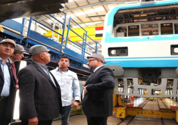 بالصور.. وزير النقل يتابع خطوات إنتاج عربات مترو الأنفاق في شركة “كاف” الإسبانية