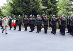 بالفيديو والصور.. رئيس الأركان يعود إلى أرض الوطن بعد انتهاء زيارته الرسمية إلى تركيا